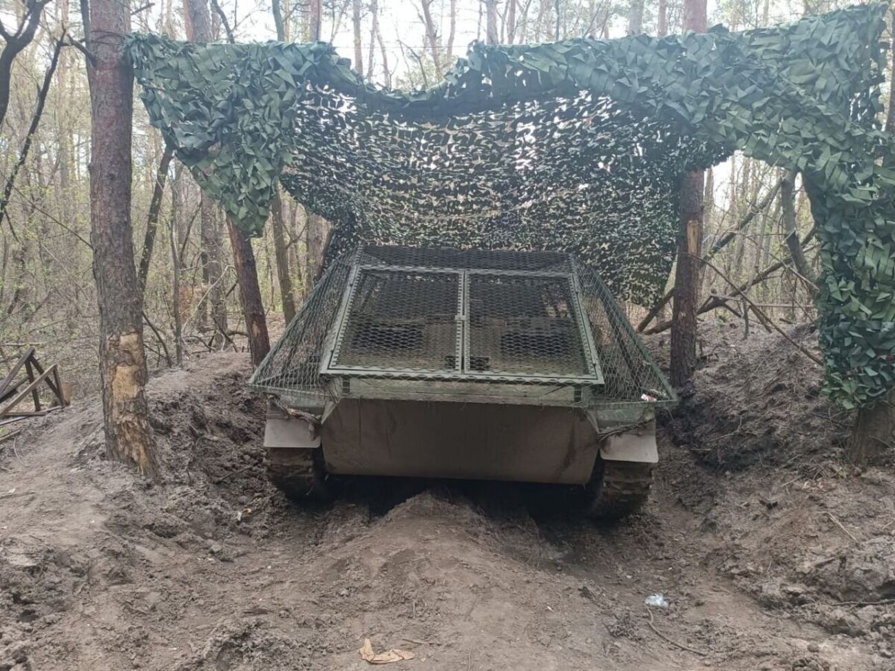 Ініціатива "Сталевий фронт" налагодила виготовлення захисних екранів для різних видів військової техніки