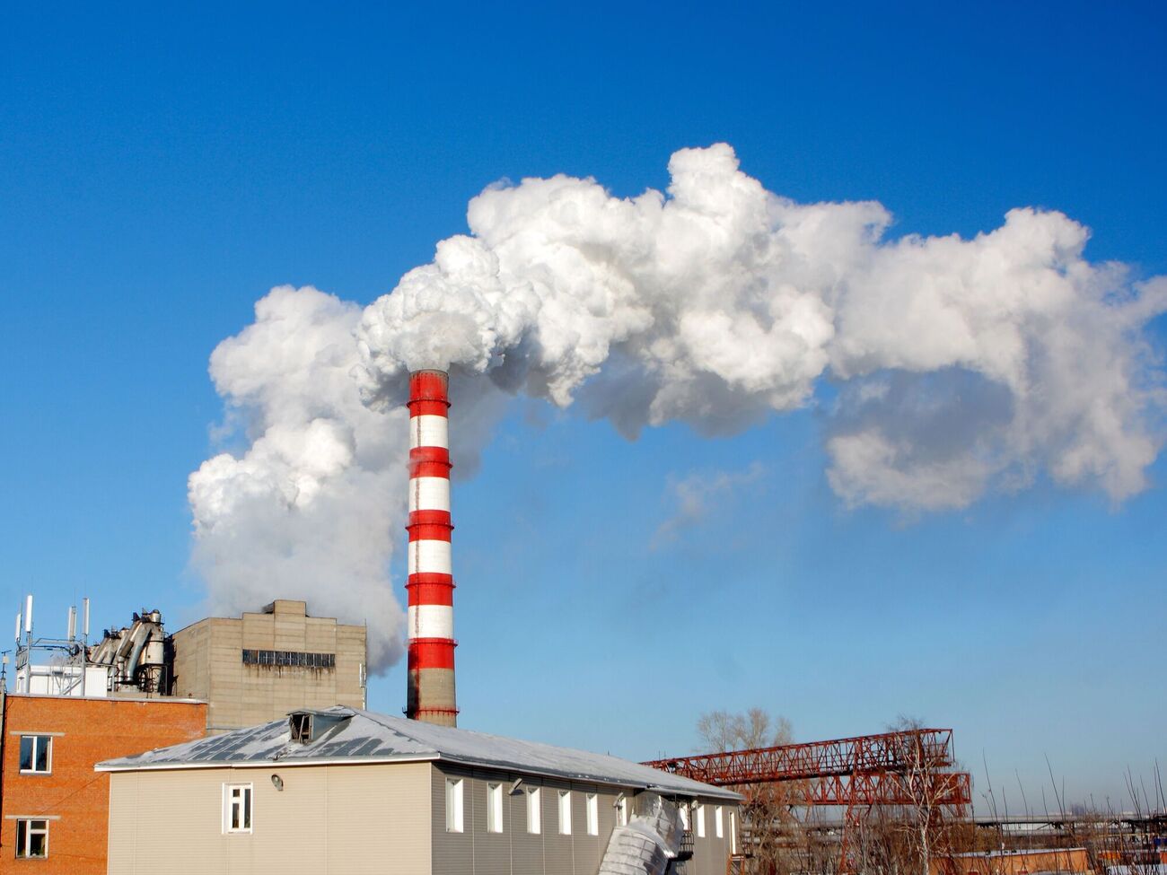 Промышленники просят власть договориться с европейскими партнерами об отсрочке применения СВАМ, пишет "Экополитика"