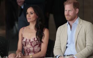 Герцог Сассекский с женой и детьми живет в США