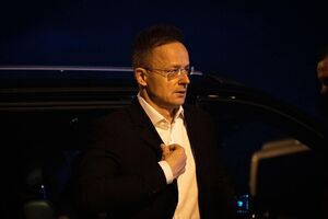 Глава МИД заявил, что Будапешт не будет выполнять предложение Еврокомиссии, добавив, что оно "серьезно нарушает суверенитет европейских стран, в частности Венгрии"