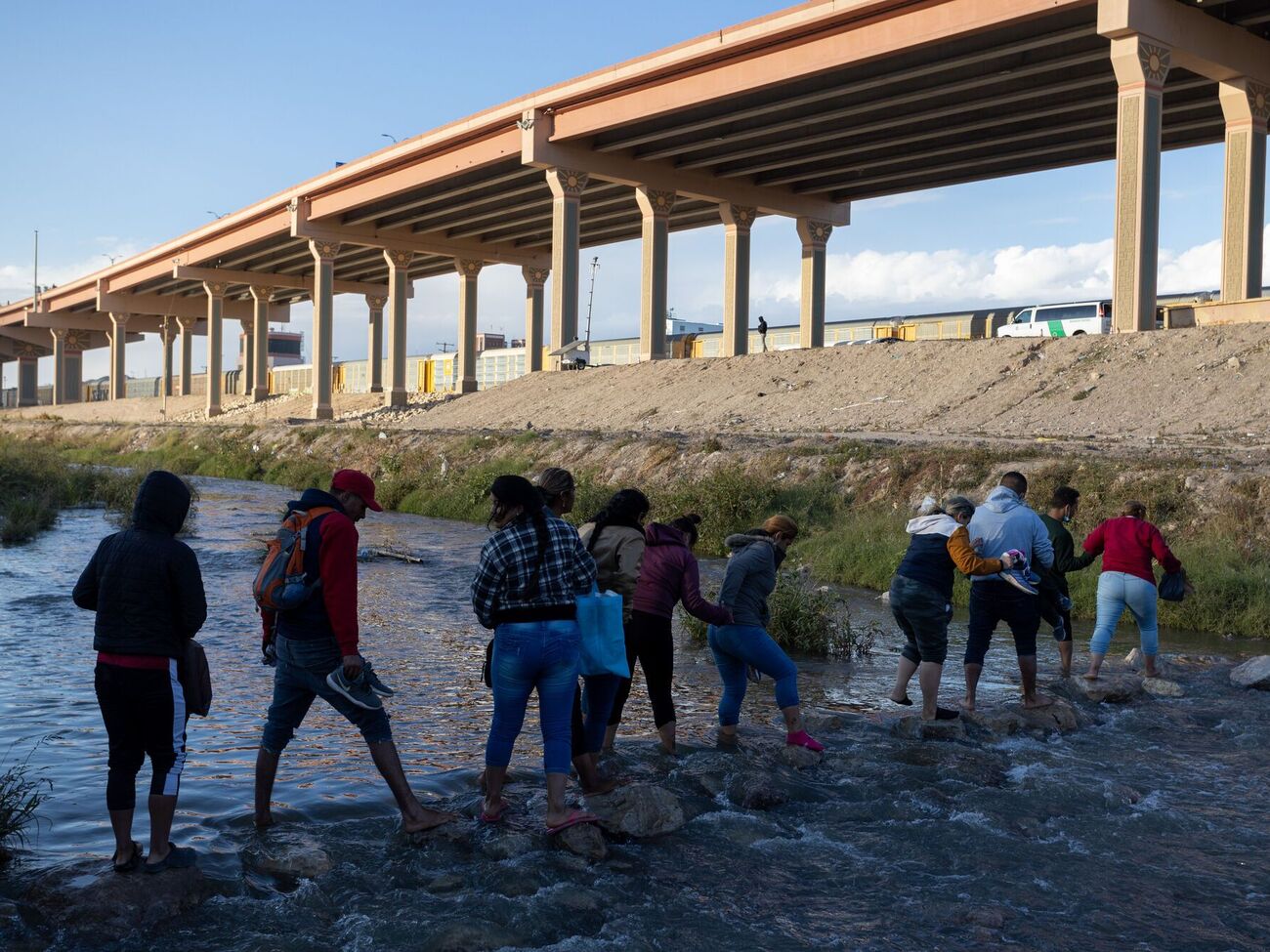 Колишні офіційні особи США назвали діалог між Вашингтоном і Києвом щодо депортацій "незвичайним"