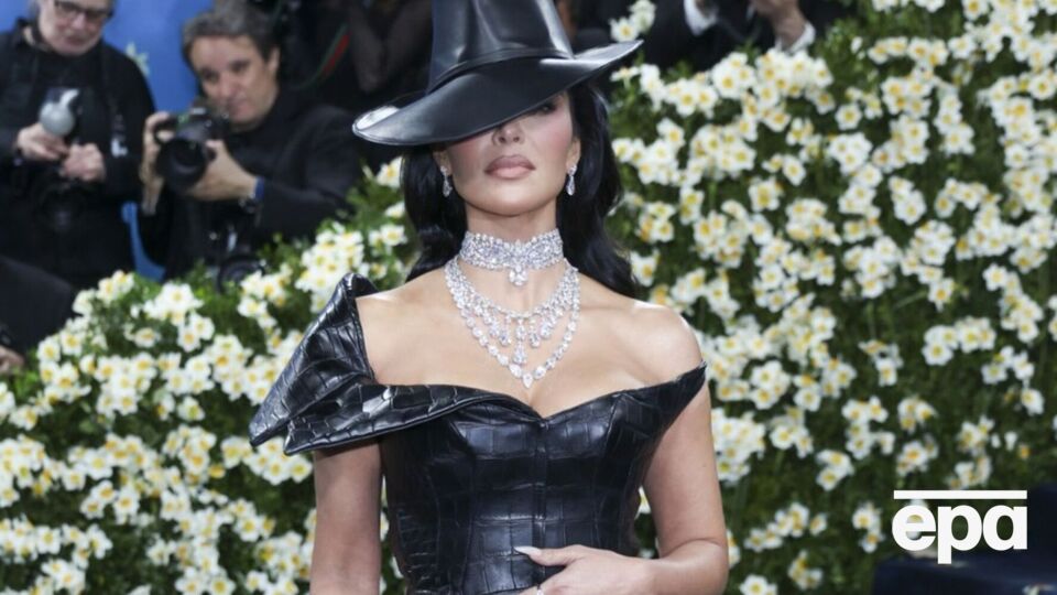 Кардаш'ян вибрала для заходу вбрання із крокодилової шкіри