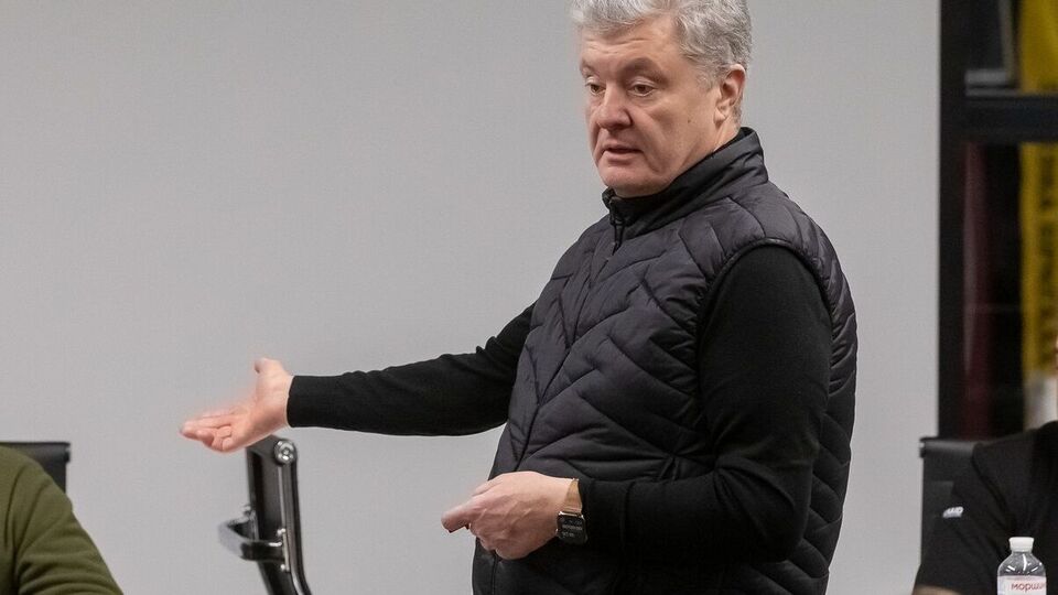 Відмова фракції "Євросолідарність" підтримати угоду створює сигнал про начебто політичну неузгодженість усередині України, підкреслив політолог