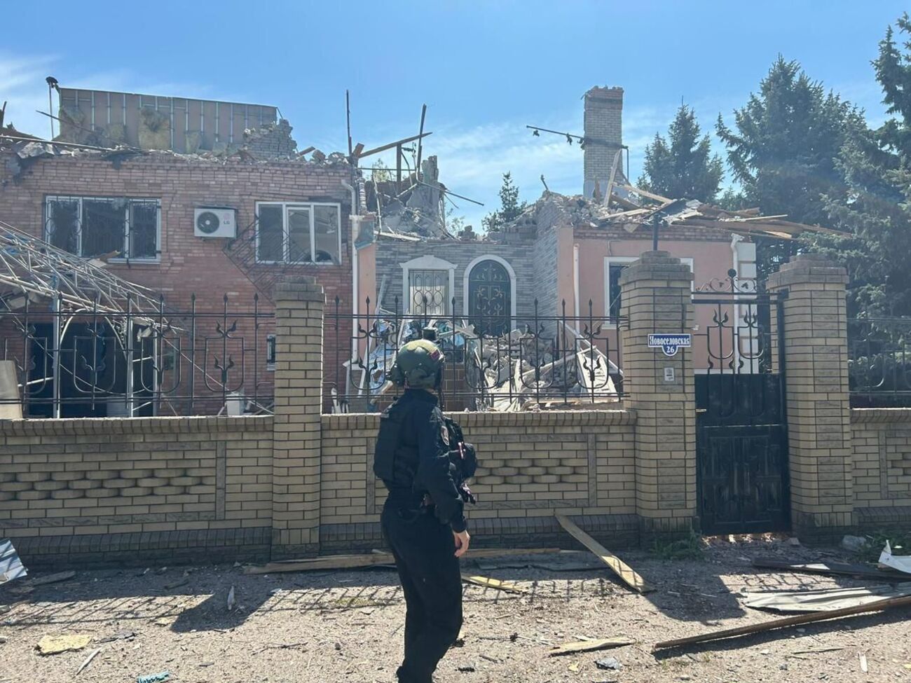 В результате удара в селе повреждены частные дома