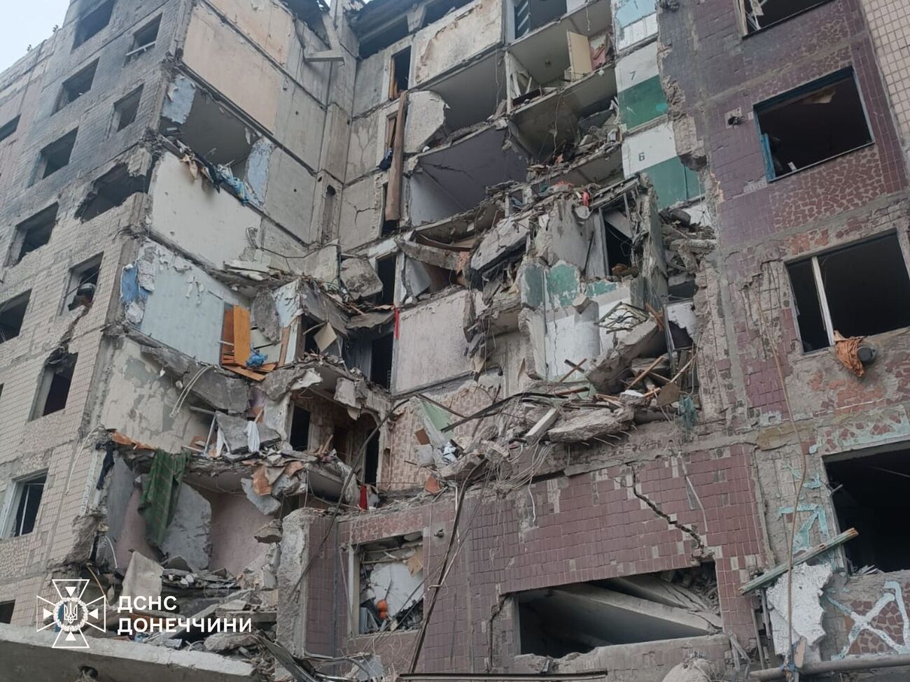 Поисково-спасательные работы продолжаются, сообщили в ГСЧС