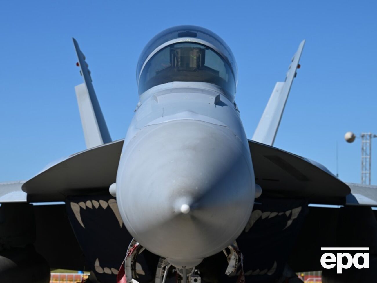 По данным источников CNN, воздушное сражение между Индией и Пакистаном длилось более часа, в нем приняли участие 125 истребителей