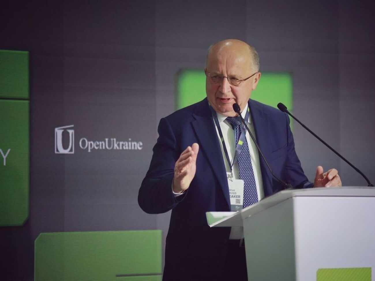 Єврокомісар: Брюссель може вчитися в Києва у сфері виробництва зброї