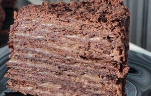 Коржи для этого торта делают на пиве