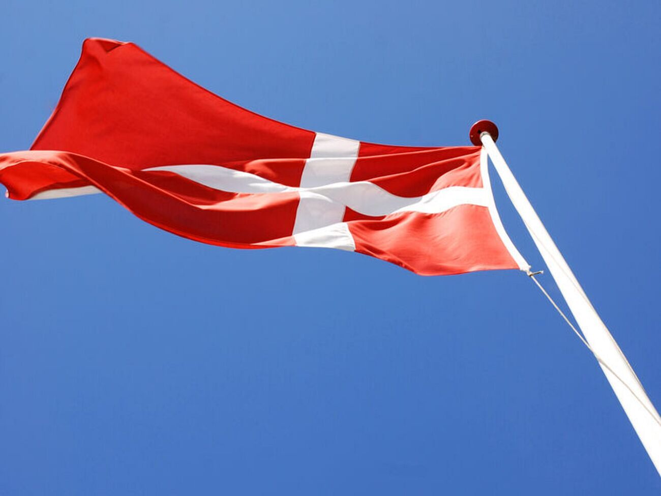 По словам Расмуссена, было важно дать понять, что Дания не позволит шпионажем "вбить клин" в отношения между ней и Гренландией