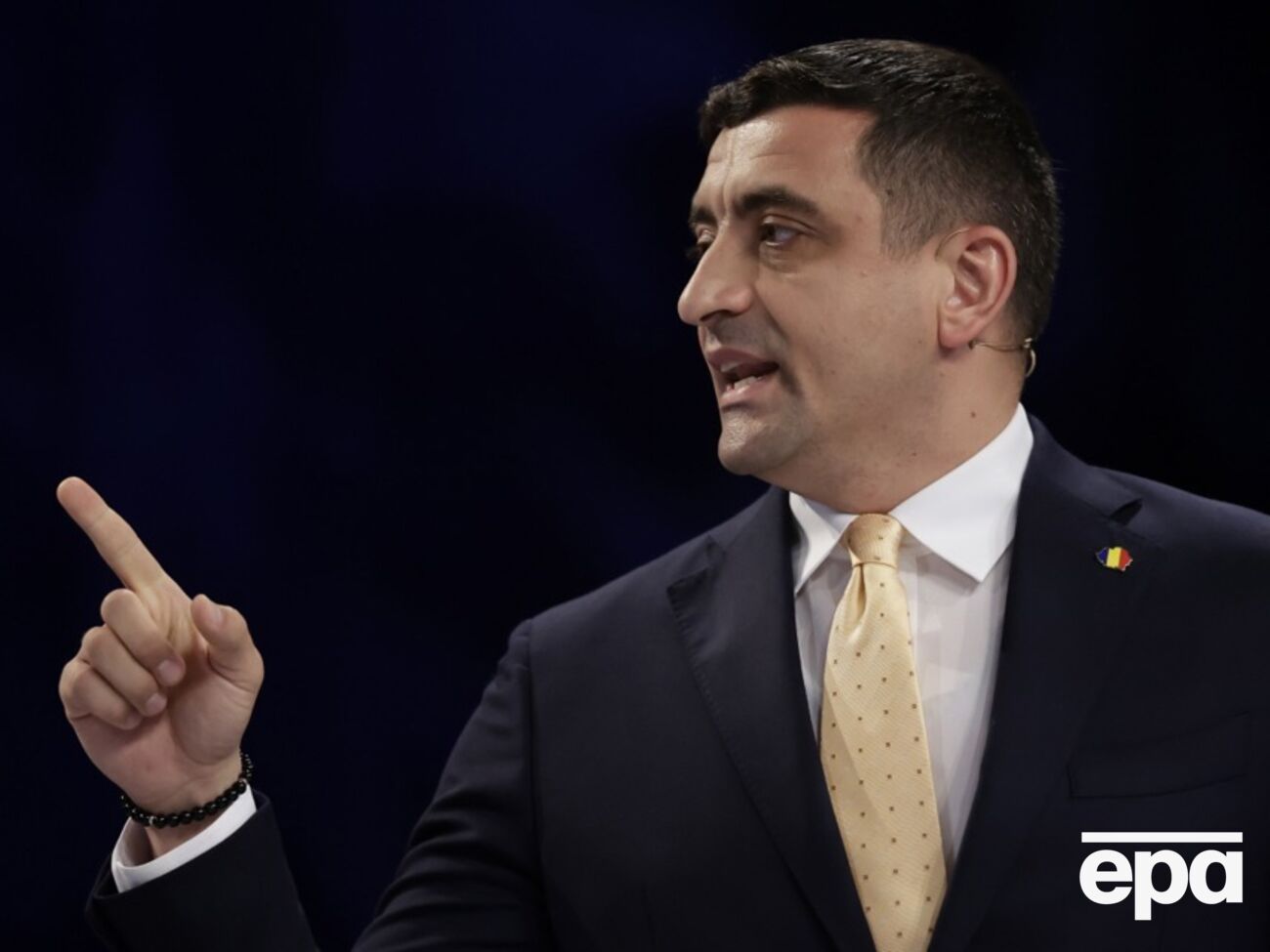 По словам Симиона, Бухарест больше "не даст ни одного цента другой стране"