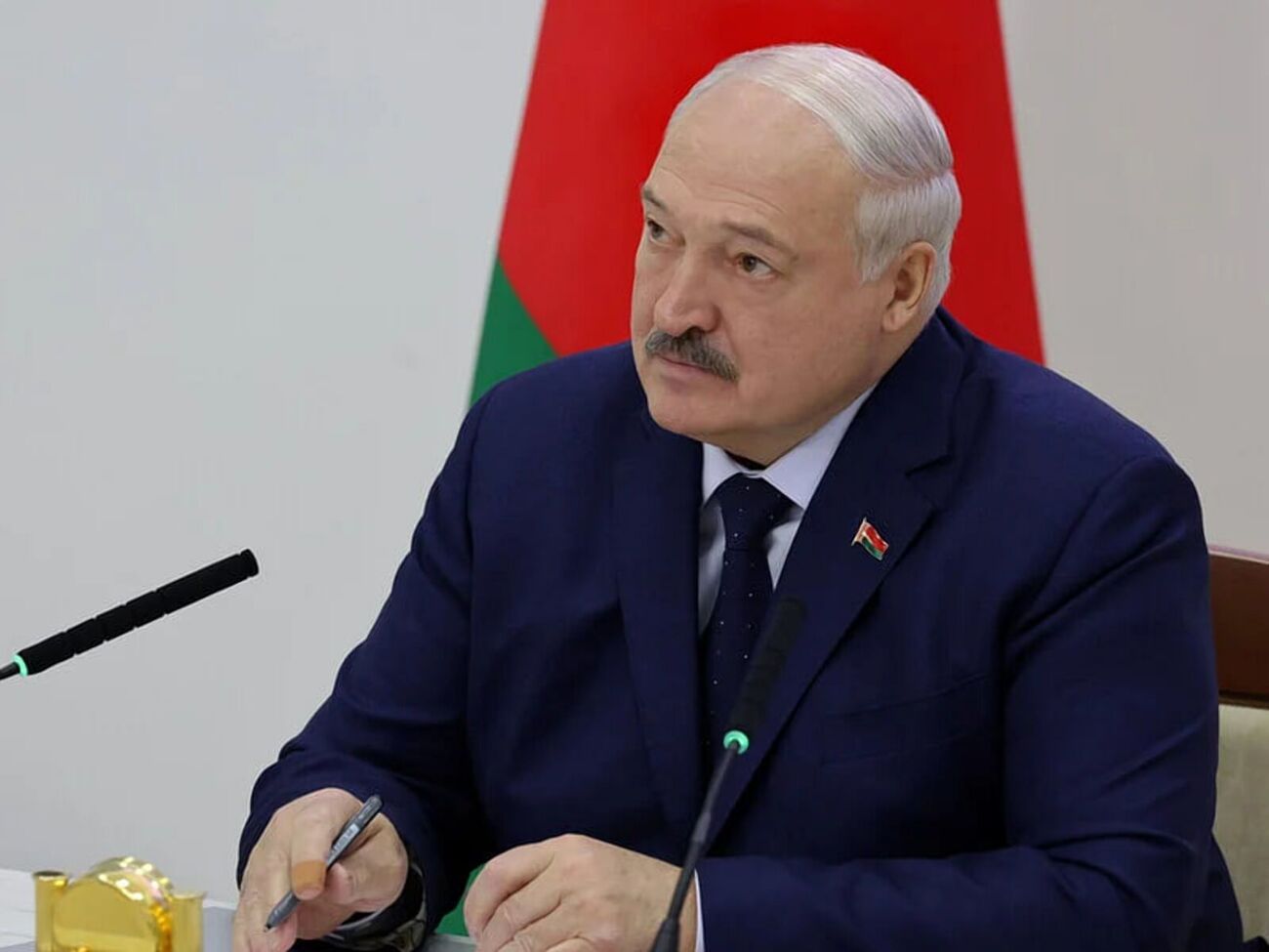 Беларусь предоставила для российской агрессии свою территорию, инфраструктуру, военные базы и т.п., говорится в материале