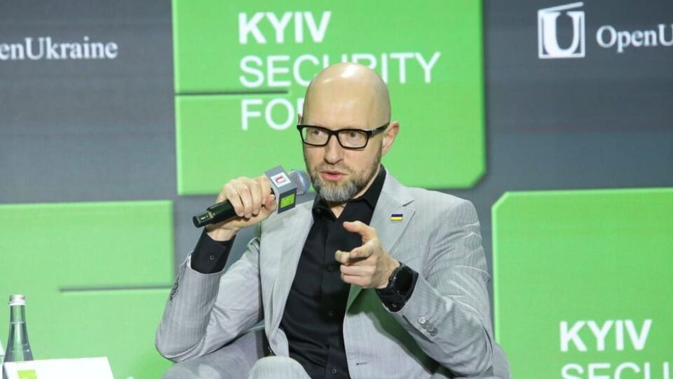 Яценюк наголосив, що агресивні дії Путіна щодо України віддзеркалюють ставлення більшості росіян