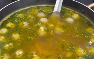 Фрикадельки треба кинути в окріп