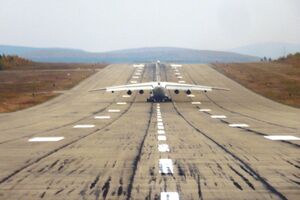 От Киева до аэродрома Оленья – около 2 тыс. км