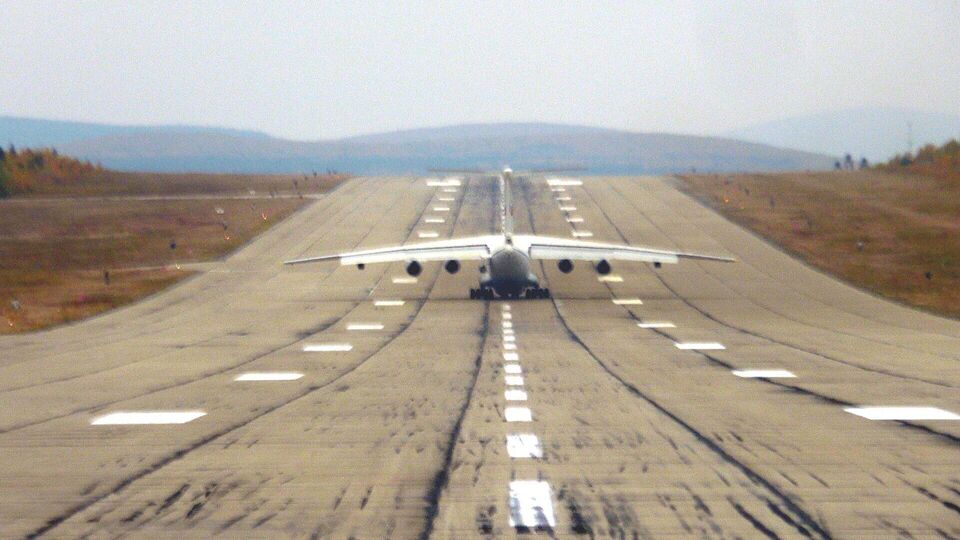 От Киева до аэродрома Оленья – около 2 тыс. км