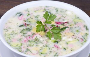 Для окрошки візьміть 200 г зеленого горошку