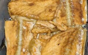 Для заправки возьмите лимонный сок, соевый соус и чеснок