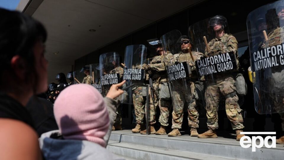 Трамп пообещал, что протестующим "достанется больше"