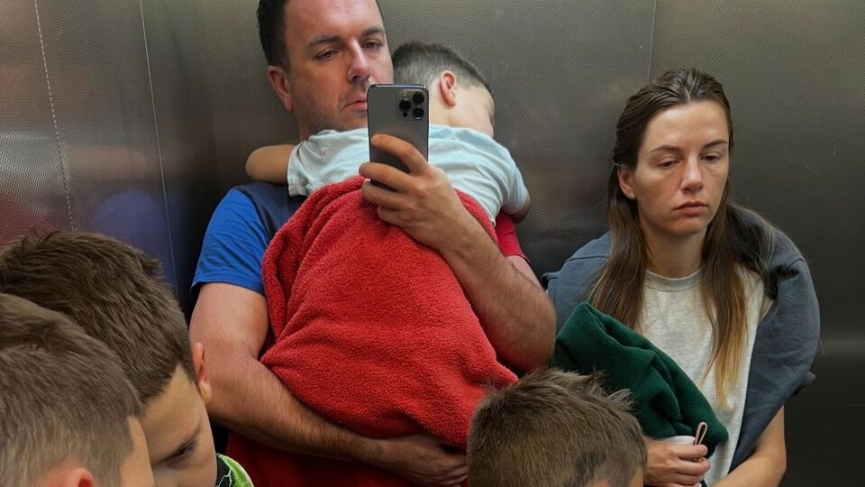 Решетнік разом із дружиною й дітьми ховався від обстрілів на паркінгу