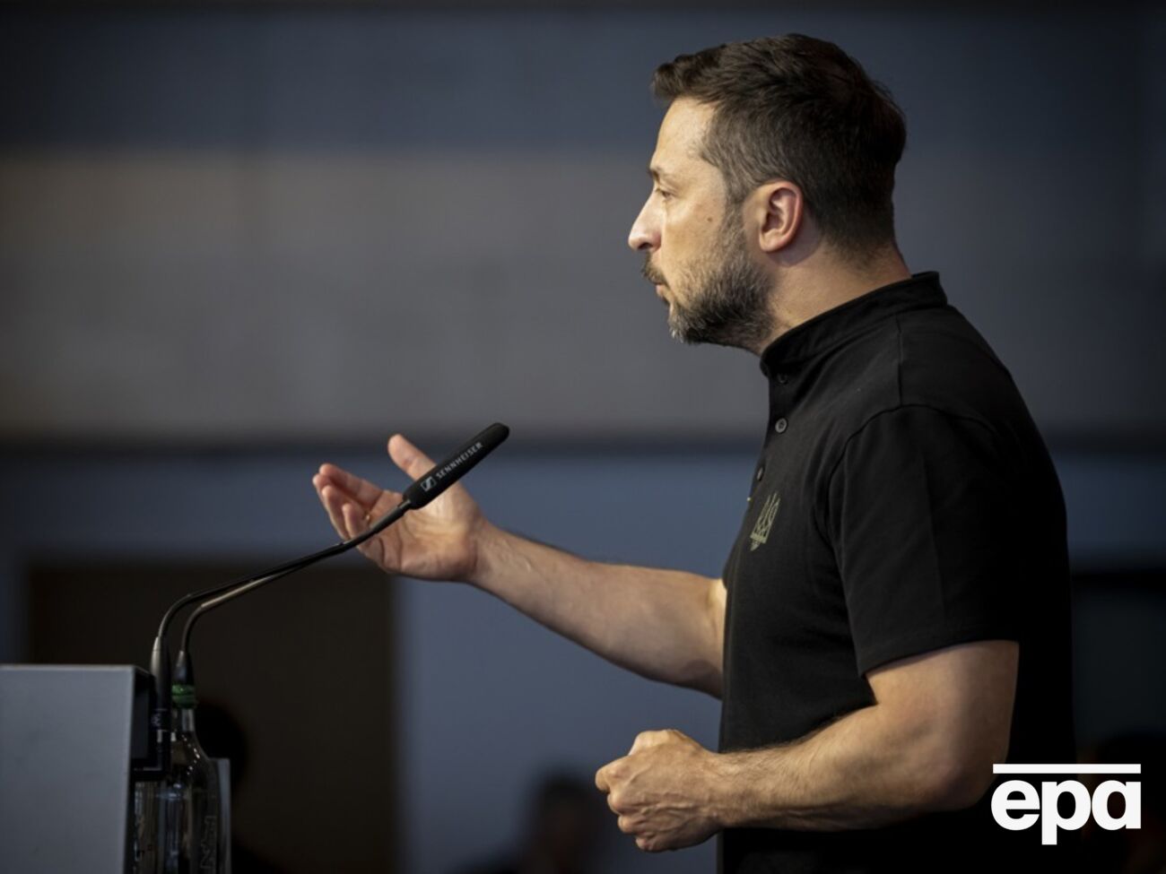 Зеленский: На РФ нужно жесткое давление ради мира