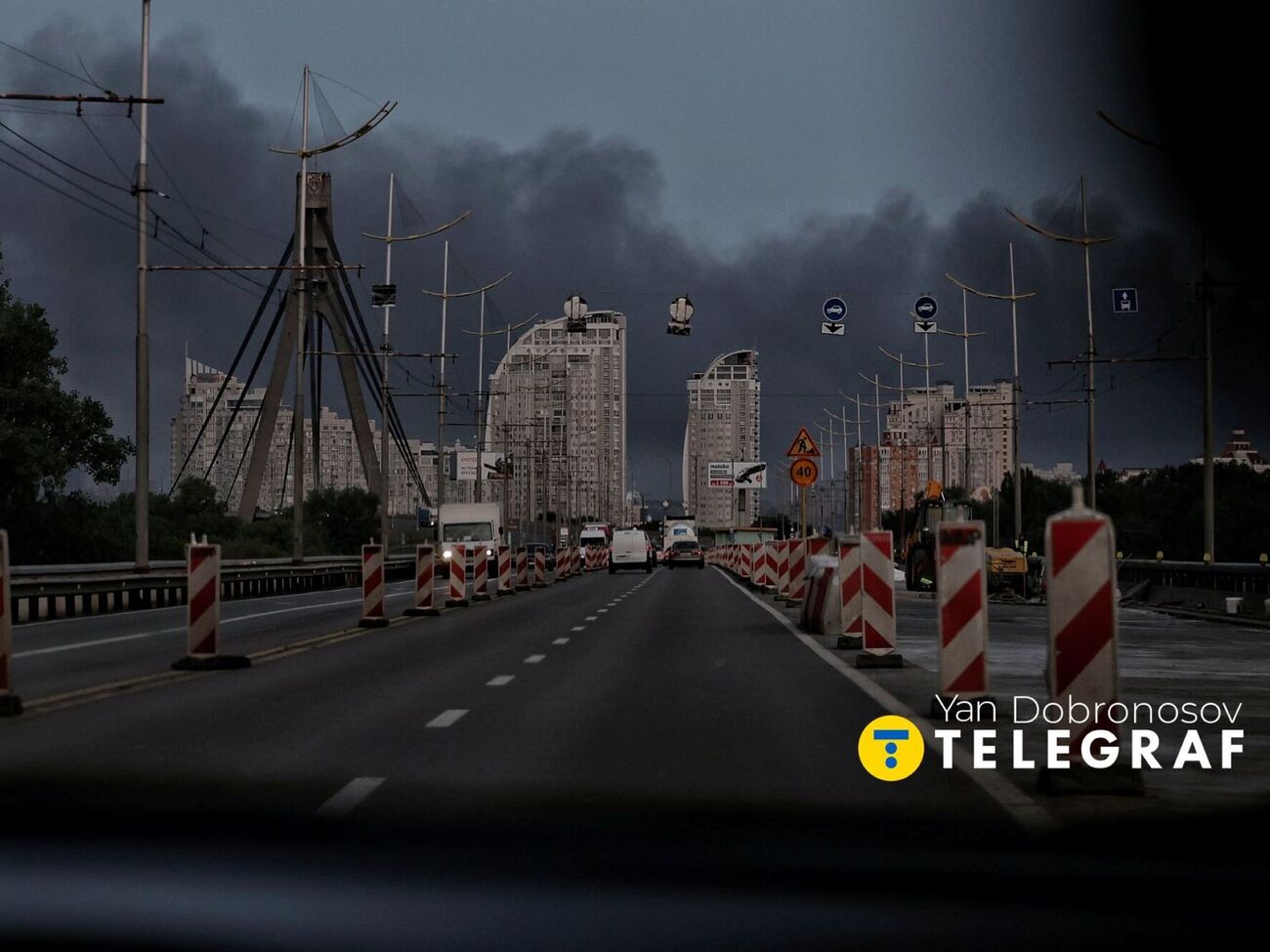 Власти Киева сообщили, что в результате ночной российской атаки есть повреждения в семи районах из 10