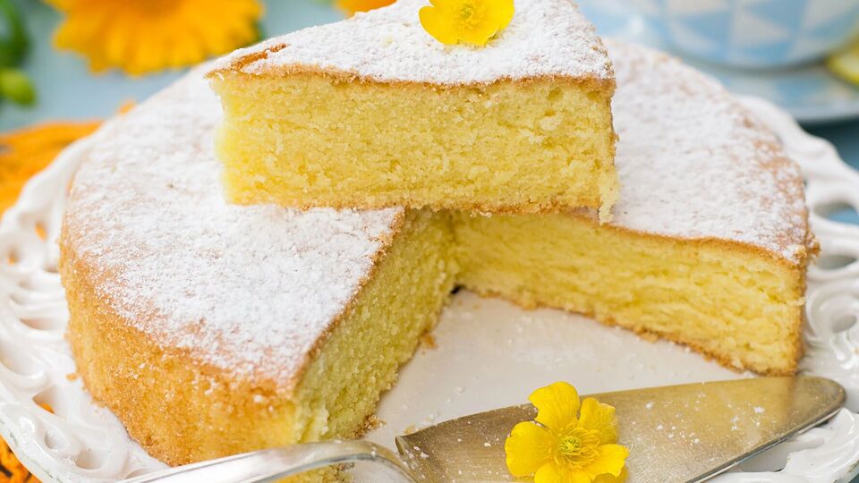 Бисквит получается влажным и очень вкусным