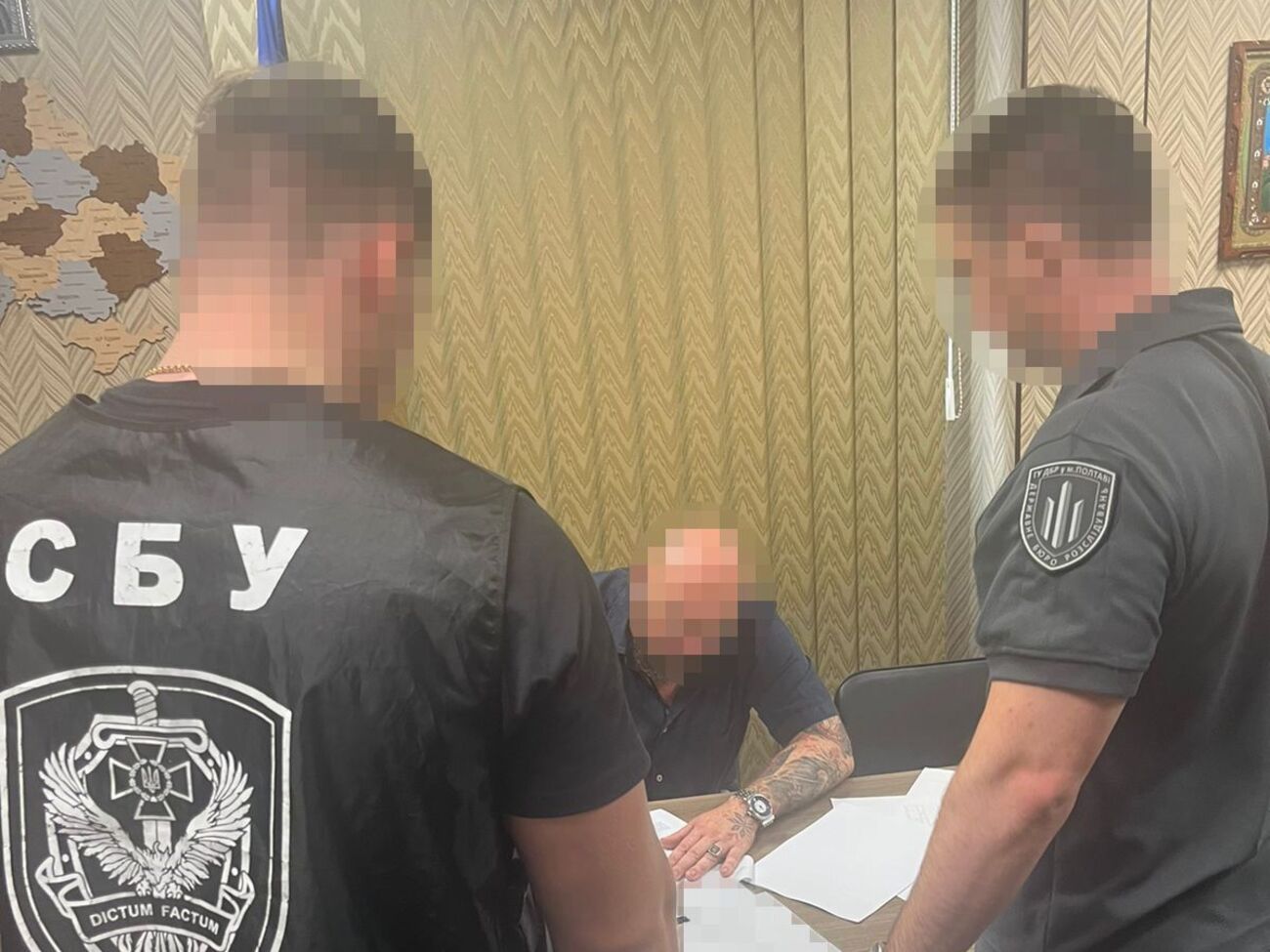 Посадовець завищив ціну на армійські ліжка на 30%