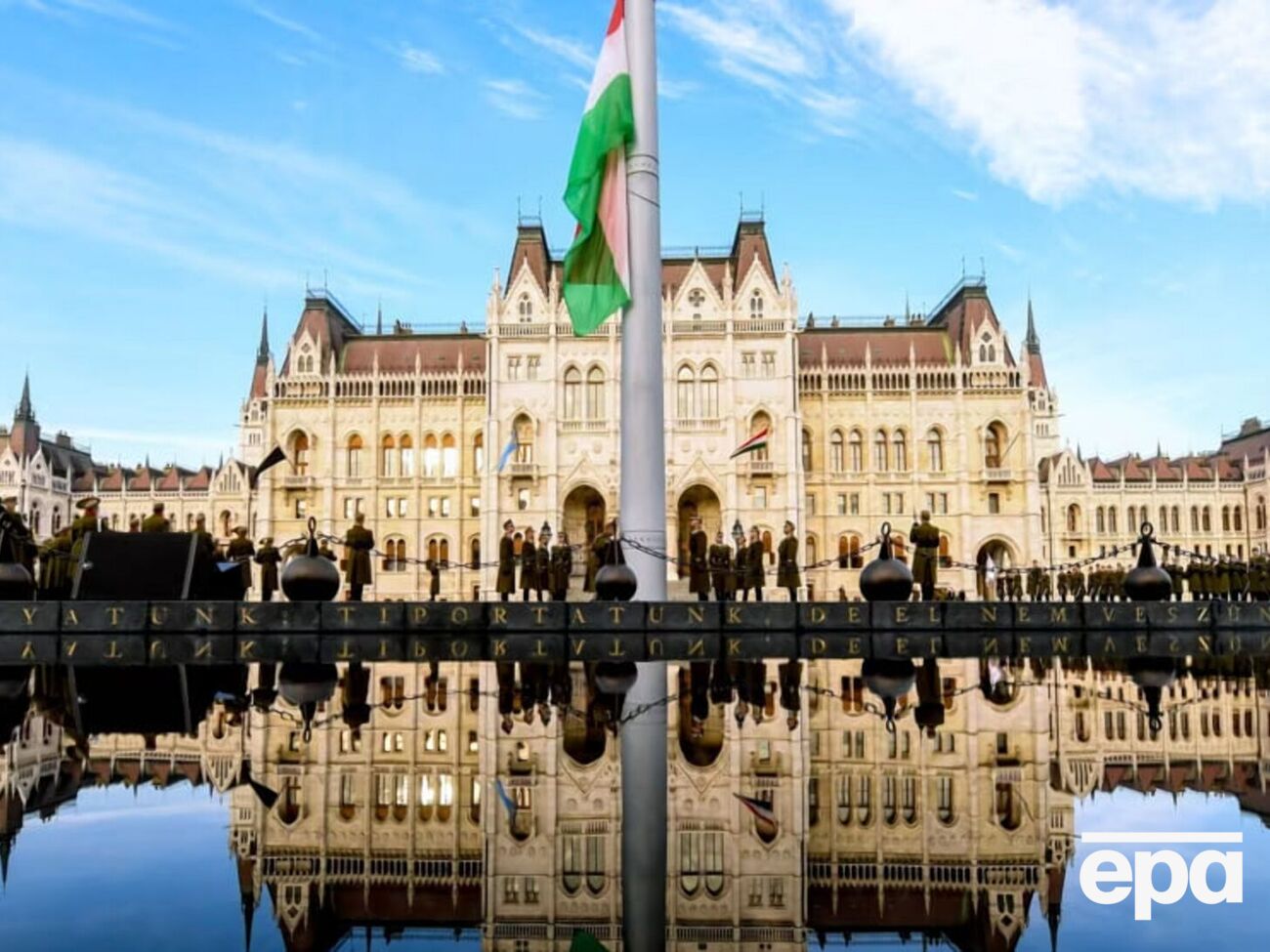 Речник уряду Угорщини: Зеленський відкрито агітує в Угорщині за партію "Тиса"