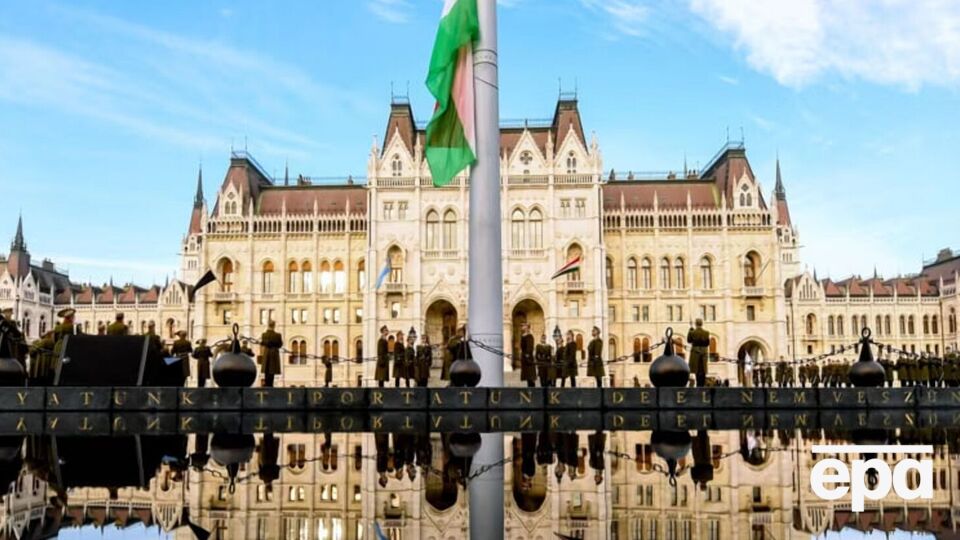 Спикер правительства Венгрии: Зеленский открыто агитирует в Венгрии за партию "Тиса"