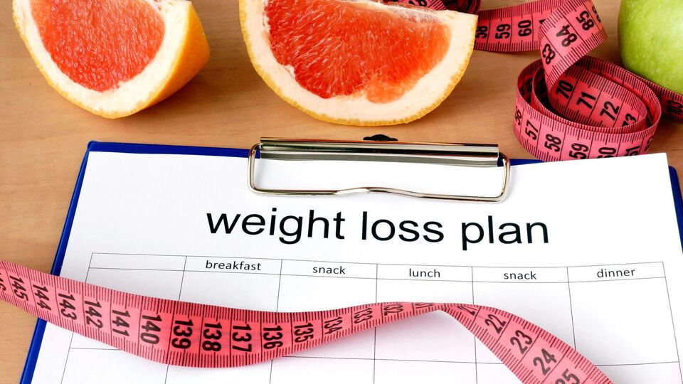 По словам тренера, во время похудения важно соблюдать дефицит калорий