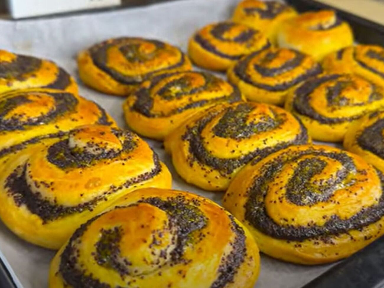 Выпекайте в разогретой до 180 °C духовке 20 минут