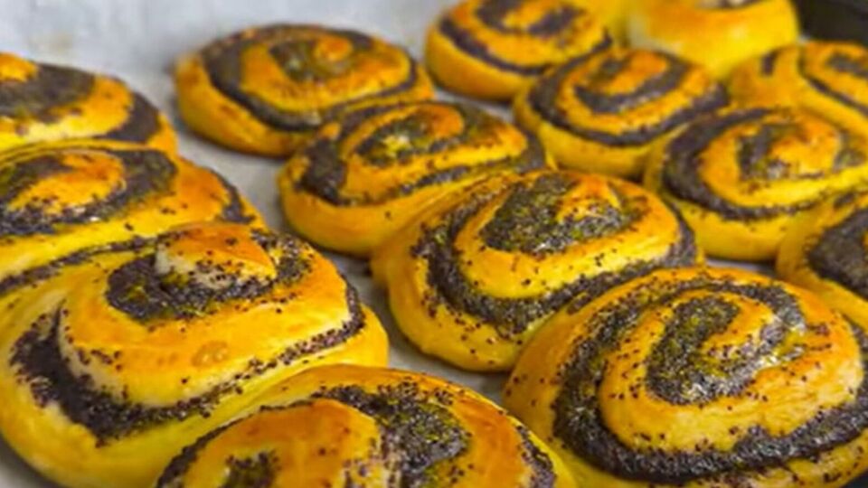 Выпекайте в разогретой до 180 °C духовке 20 минут