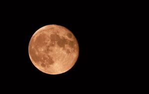 Луна кажется большей