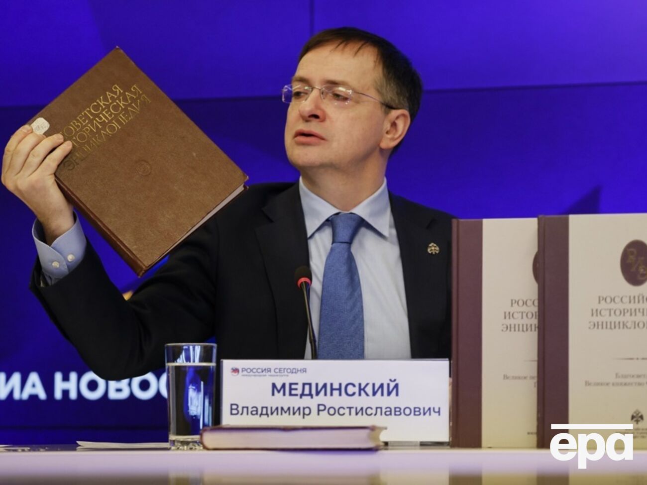 На думку Мединського, війна в Україні – це "радше братовбивча битва між двома державами зі спільною мовою й культурою"