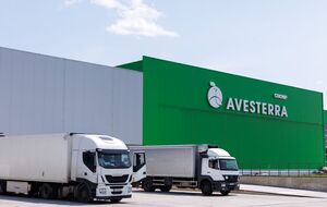 В компании утверждают, что инвестиции в завод осуществляют только из чистой прибыли предприятий группы, принадлежащих семье Добкина