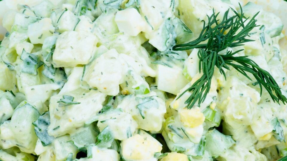 Для салата вам понадобится 550 г кабачков