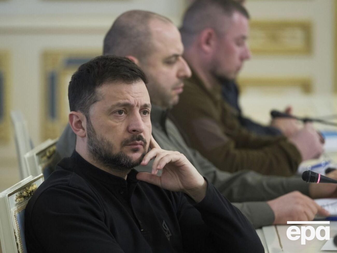 Украинский президент отметил, что глава Белого дома избрал такую тактику, и он "не хочет никого осуждать"