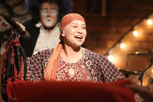 Наргиз: У меня появилось очень много поклонников из Украины. Они мне прислали вышиванки. Я во всем этом ходила по Ташкенту