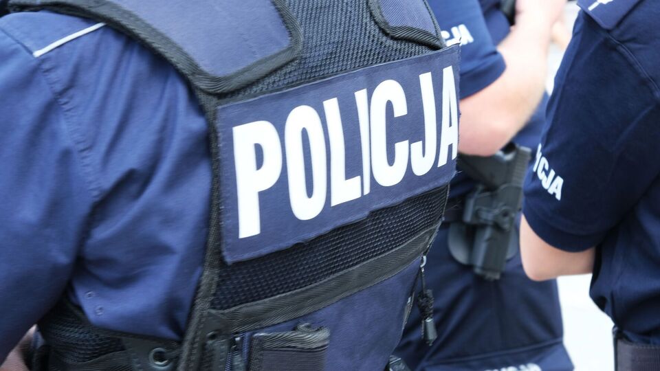 По информации источников, теракт готовили, вероятно, в школе или в местах большого скопления людей