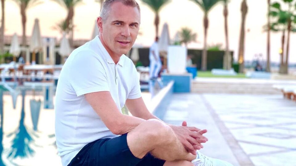 Після розголосу в мережі Авраменко не лише приховав геолокацію своєї сторінки, а й видалив або приховав скандальні публікації