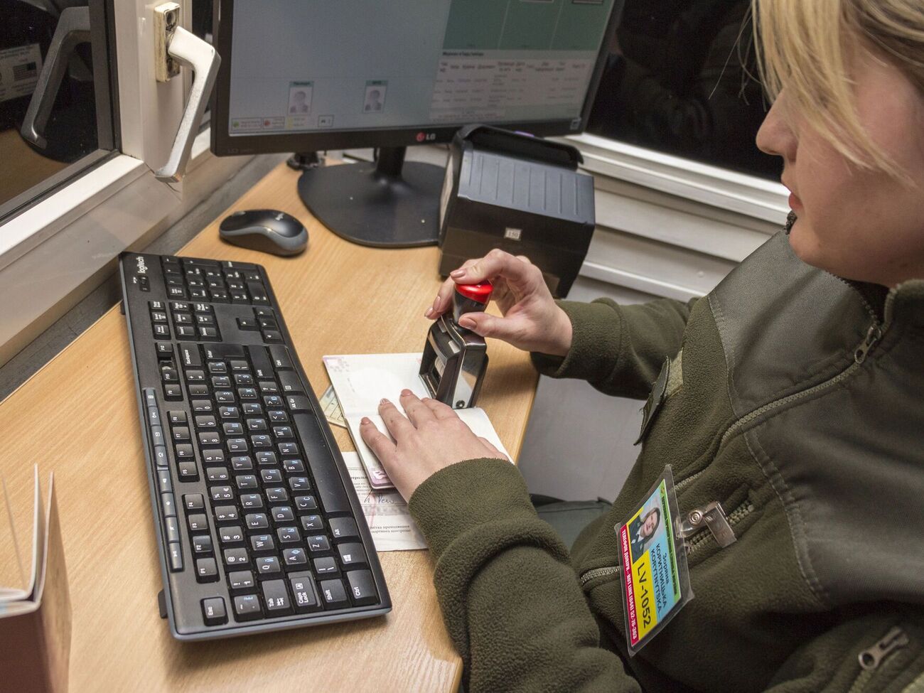 У ДПСУ спростували інформацію про те, що не випускають за кордон дітей із заламінованим свідоцтвом про народження