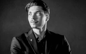 Как пишет местное издание "Полтавщина", речь идет о 22-летнем Саиде Кирпичникове, который был владельцем одной из чайных в Полтаве