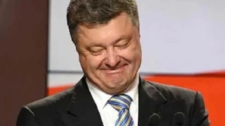 У офиса появился материал, который не просто ставит крест на политической карьере Порошенко, а грозит заключением, пишет УНН со ссылкой на собственный источник