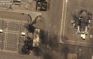 Спутниковые фото пораженного завода в Нетензе опубликовал также британский исследовательский центр