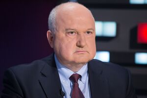 Современная Украина никоим образом не является "младшим братом" России. Совсем наоборот