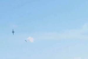 На відео видно момент ураження літака