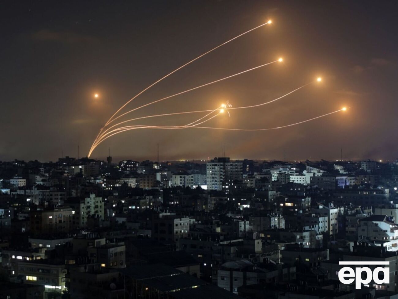 На фото – кадры работы "Железного купола" в 2023 году