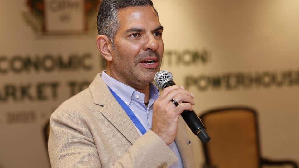 Капур умер во время игры в поло в клубе Guards Polo Club в Виндзоре