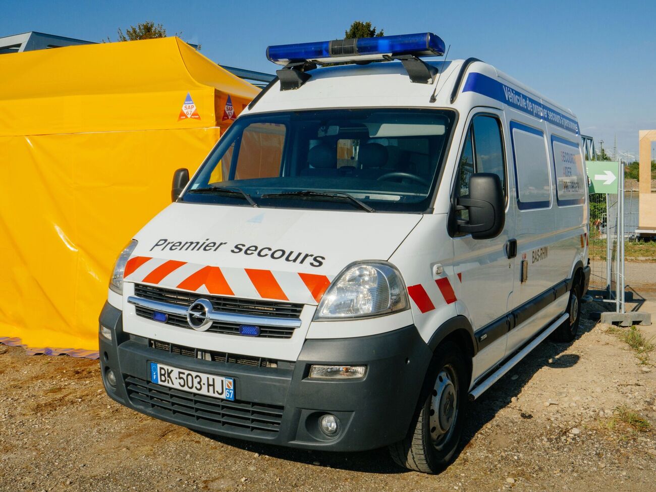 За словами Зеленського, на місці події працювало понад 50 аварійних бригад Франції