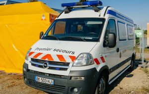 За словами Зеленського, на місці події працювало понад 50 аварійних бригад Франції